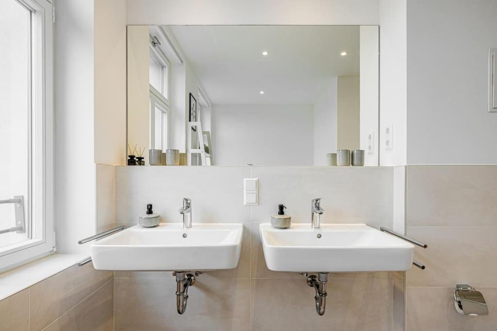 Stylisches Zentrales City-Apartment Mit 2 Balkonen Lipsko Exteriér fotografie